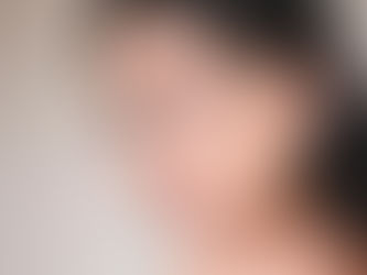 Celia Lora le dio un nuevo significado a la silla caliente usando sólo un arnés