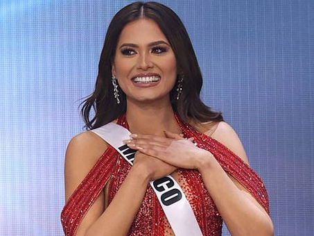 Andrea Meza busca reunirse con AMLO