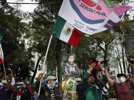 Así festejaron en el Ángel de la Independencia la victoria de ‘Checo’