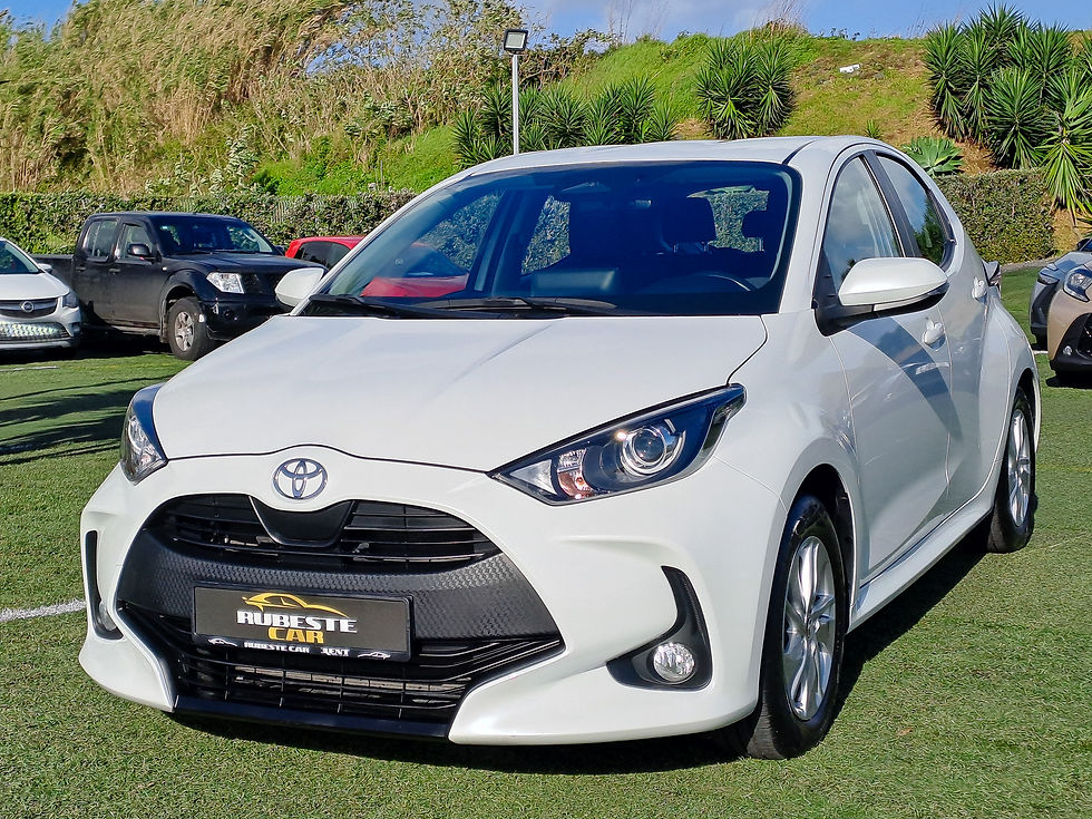 TOYOTA YARIS 1.5 HDF CONFORT PLUS HYBRID GASOINA AUTOMÁTICO 2024