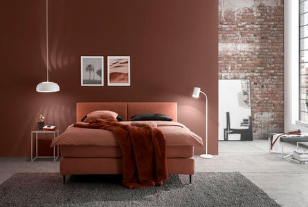 Betten vom Interior Designer .Designermöbel kaufen in Zweibrücken, Rheinland Pfalz - Einrichtungshaus. Designerbett. Günstige, individuell gestaltbare Betten – maximaler Komfort zum fairen Preis
Entdecken Sie unsere günstigen, individuell gestaltbaren Betten, die designstarkes Wohnen und hohen Schlafkomfort perfekt vereinen. Ob modernes Boxspringbett, stilvolles Polsterbett oder ein Bettgestell nach Maß – unsere konfigurierbaren Betten bieten Ihnen volle Gestaltungsfreiheit und bleiben dabei budgetfreundlich.
Warum individuell gestaltbare Betten?
Individuelle Bettsysteme ermöglichen es Ihnen, Ihr Schlafzimmer ganz nach Ihren Vorstellungen zu gestalten – ohne hohe Kosten. Sie wählen selbst:
Größe & Format (z. B. 140x200, 160x200, 180x200)
Stoffe, Farben & Materialien
Kopfteil-Designs
Härtegrad & Matratzenart
Unterfederung, Topper & Komfortoptionen
So entsteht ein Bett, das genau zu Ihrem Stil, Ihren Komfortansprüchen und Ihrem Budget passt.
Günstige Betten mit hochwertiger Qualität
Trotz des attraktiven Preises setzen unsere Betten auf solide Materialien und langlebige Komponenten:
stabile Rahmenkonstruktionen
pflegeleichte Stoffe in vielen Designs
hochwertige Kaltschaum- oder Federkernmatratzen
langlebige Unterfederungen
moderne Boxspring- und Polstertechniken
Damit bieten unsere individuell gestaltbaren Betten eine optimale Balance aus Preis, Komfort und Qualität.
Perfekt für jedes Schlafzimmer – modern, flexibel & preisbewusst
Egal ob kleine Stadtwohnung, Gästezimmer oder großzügiges Schlafzimmer: Unsere konfigurierbaren Betten lassen sich in Stil und Größe exakt an Ihre Räume anpassen. Minimalistisch, gemütlich oder luxuriös – Sie bestimmen das Design.
Keyword-Fokus: günstige Betten, Bett individuell gestalten, Bett konfigurieren, preiswertes Bett kaufen, Polsterbett günstig, Bett nach Maß preiswert, Schlafzimmer günstig einrichten.
Individuell gestaltbare Betten im Einrichtungshaus in Zweibrücken
In unserem Einrichtungshaus in Zweibrücken (Pfalz) können Sie verschiedene Modelle live erleben. Unsere Experten unterstützen Sie bei:
der Auswahl von Stoffen & Farben
der Zusammenstellung von Matratze & Unterfederung
der Planung eines harmonischen Schlafzimmerkonzepts
individuellen Sondermaßen oder besonderen Designwünschen
So entsteht ein Bett, das nicht nur günstig, sondern perfekt auf Sie abgestimmt ist.