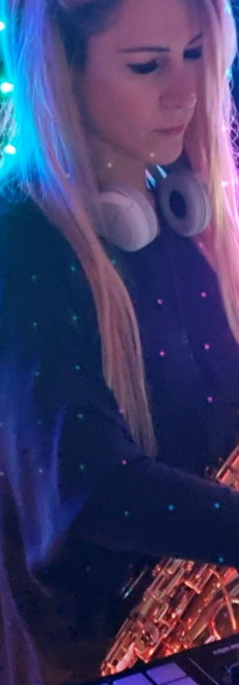 Dj saxophone saxophoniste mariage var orchestre tarifs groupe de musique chateau var chanteuse musiciens 83 06 paca