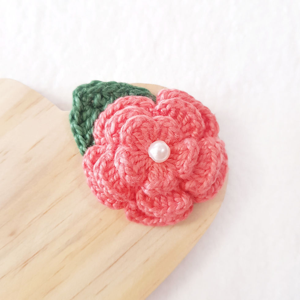 Laço Flor de Crochê Coral