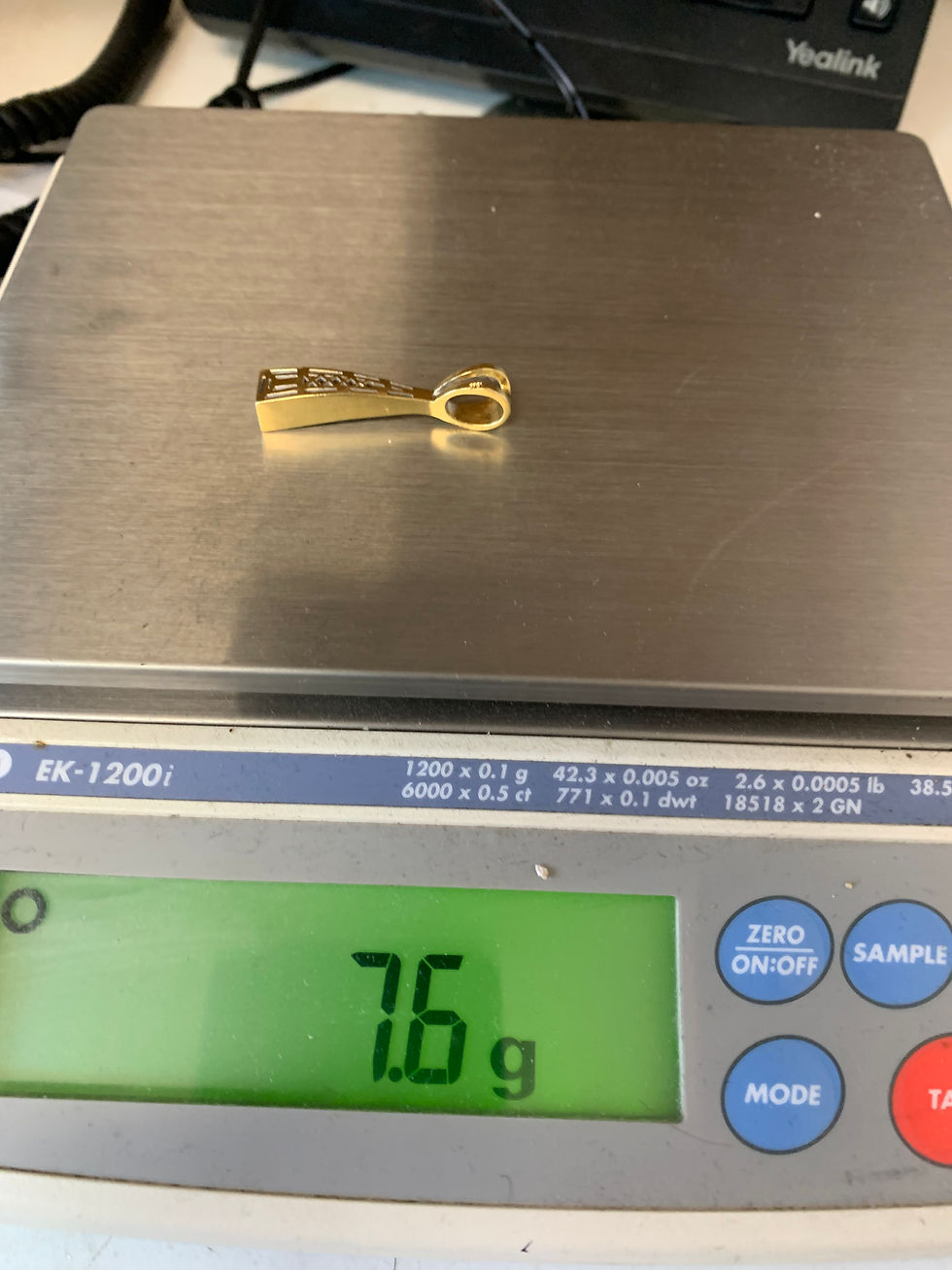 Thumbnail: 18k yellow gold diamond pendant 