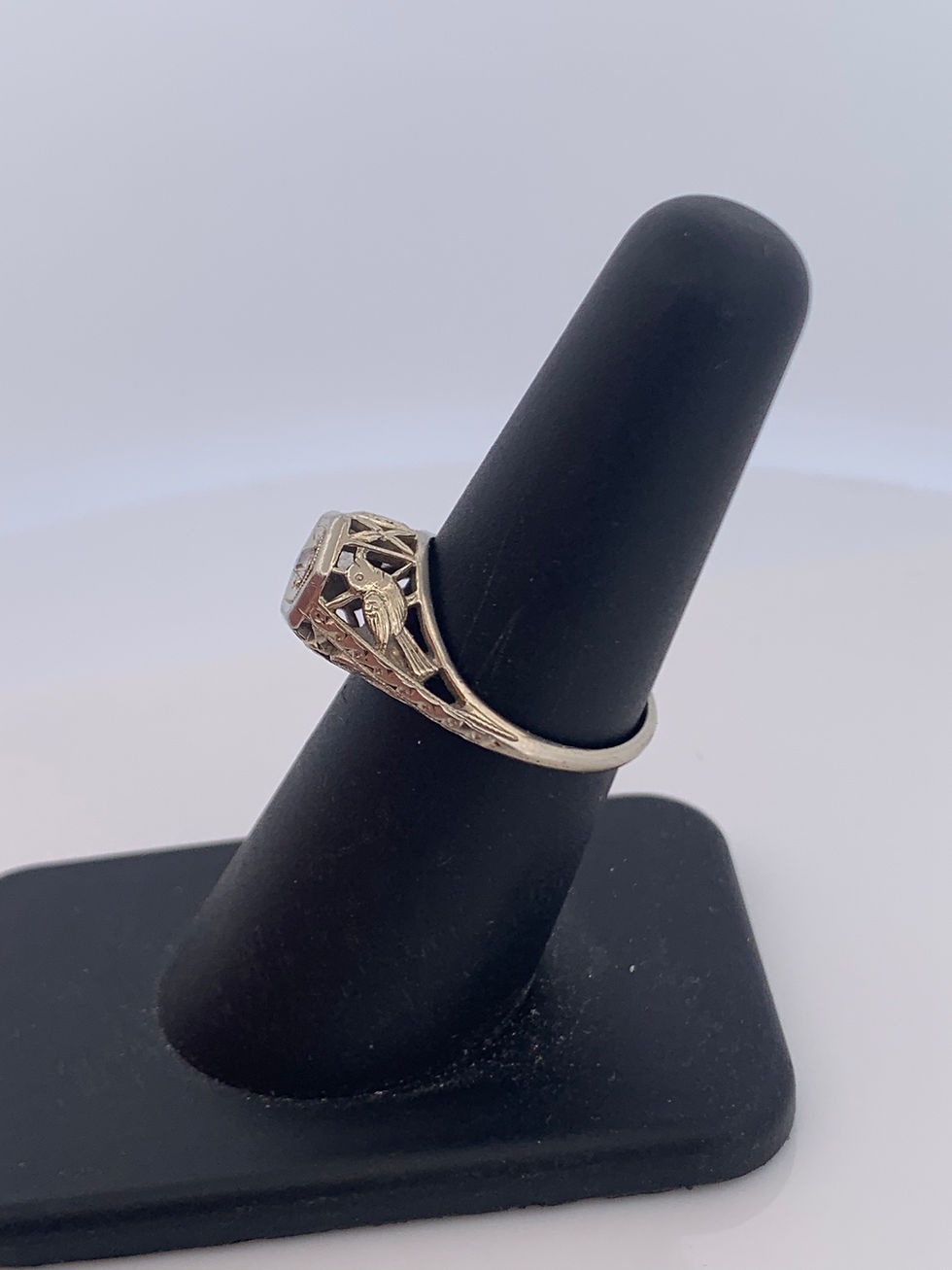 Thumbnail: Vintage  18k white gold diamond ring size 6