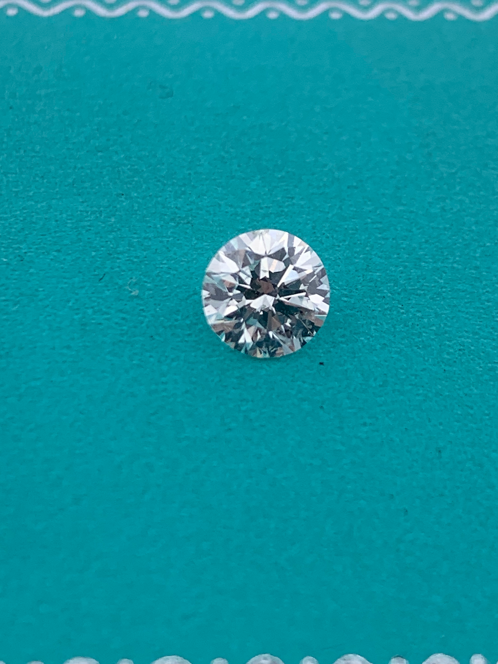 Thumbnail: Gia certified 0.87ct H SI2 natural diamond 