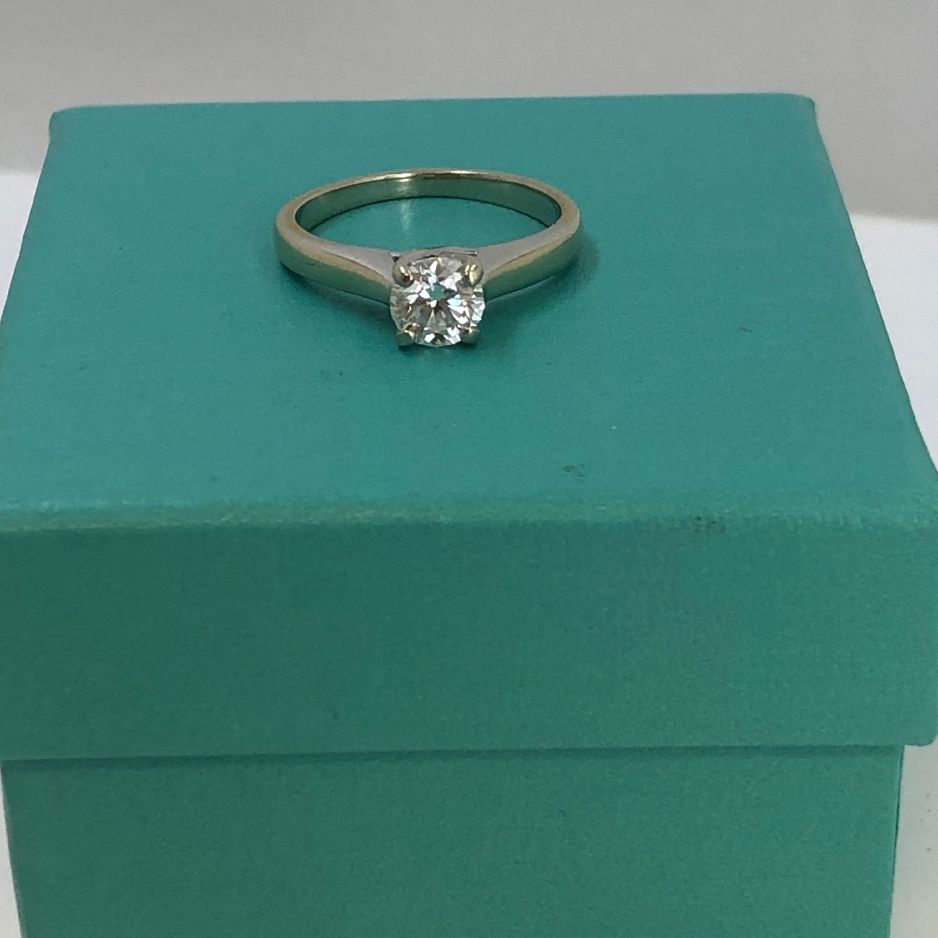18k white gold solitaire diamond ring size 6