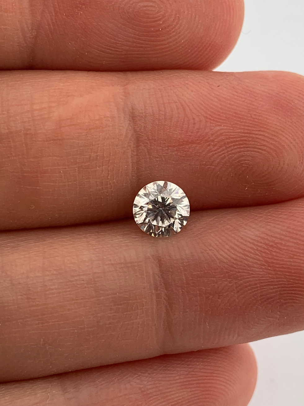 Thumbnail: The Leo diamond 1ct round natural  diamond 
