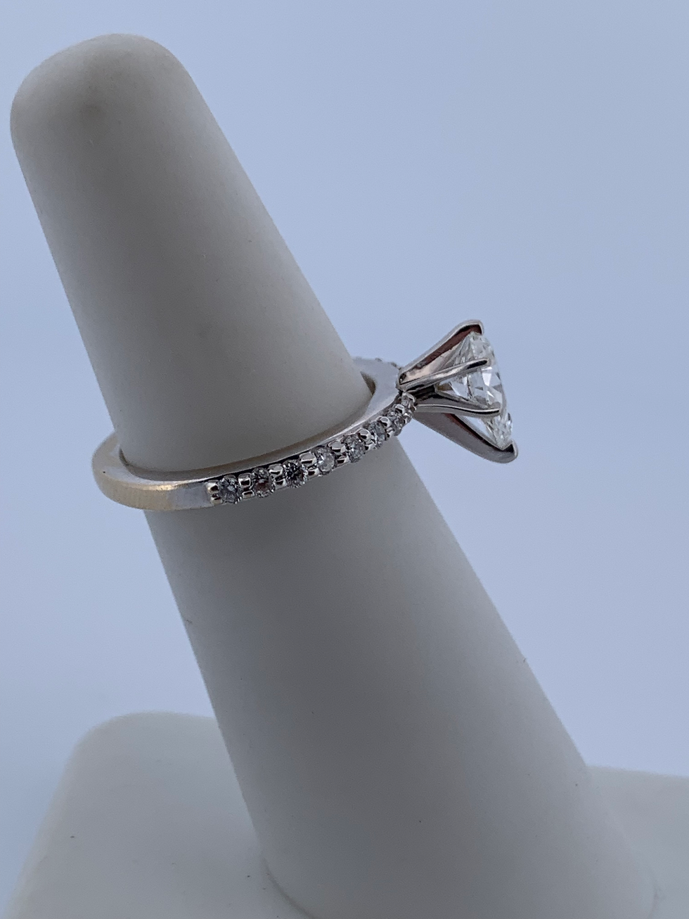 Thumbnail: Gia certified pear shpe 18k white gold 1.10ct diamond ring size 5.25