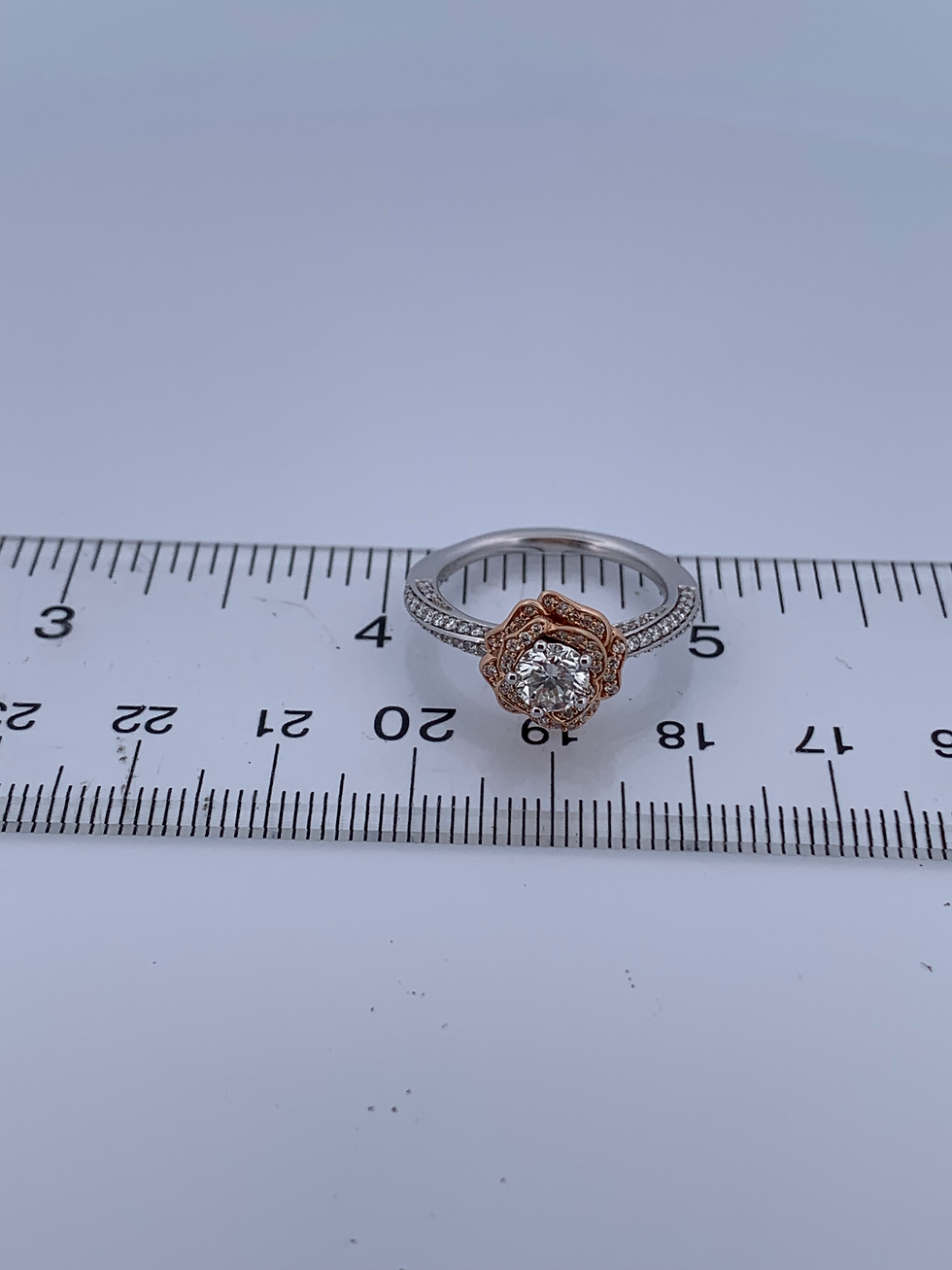 Thumbnail: 18k gold 1.06ct diamond ring size 7.25