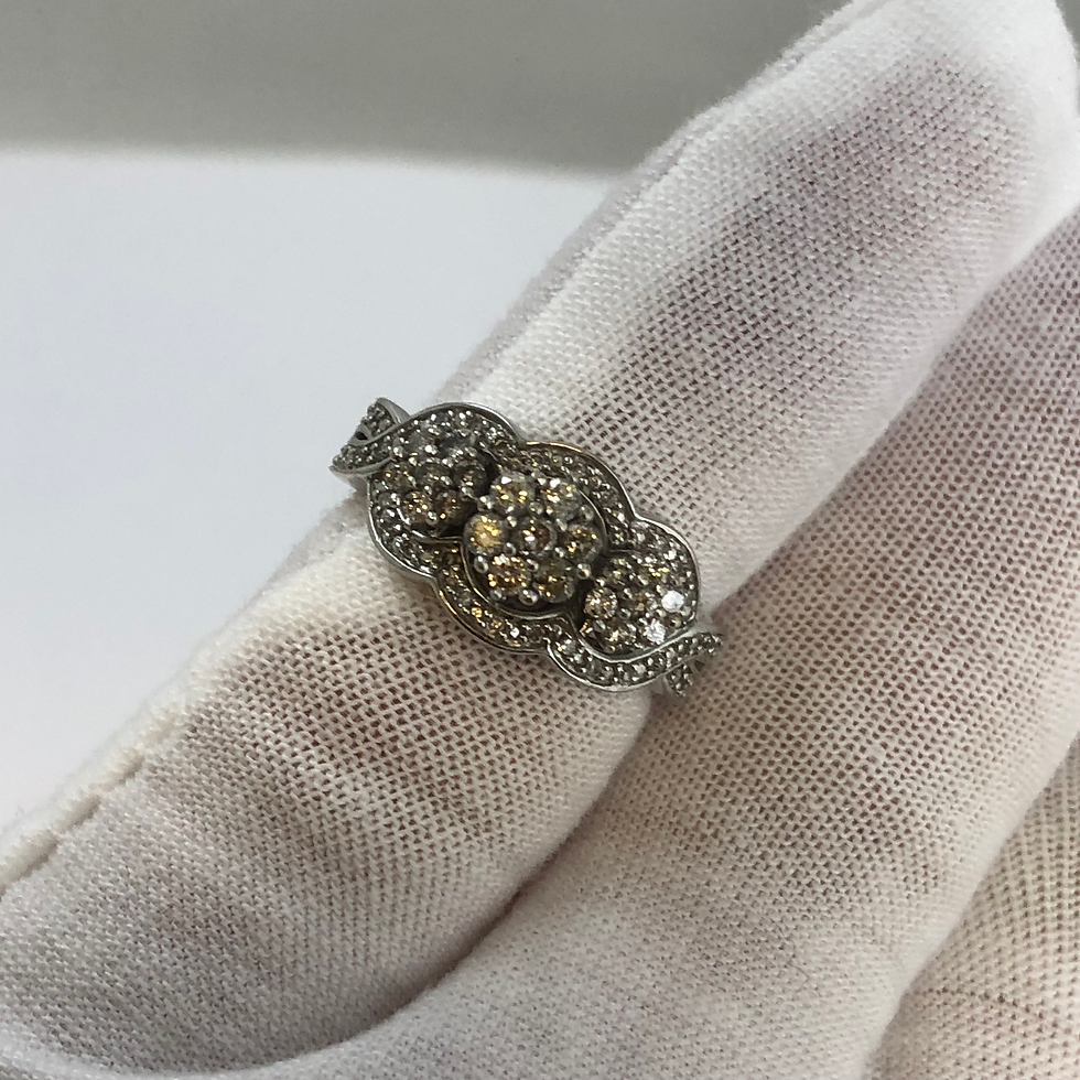 Thumbnail: 10k white gold diaOnd ring size 7