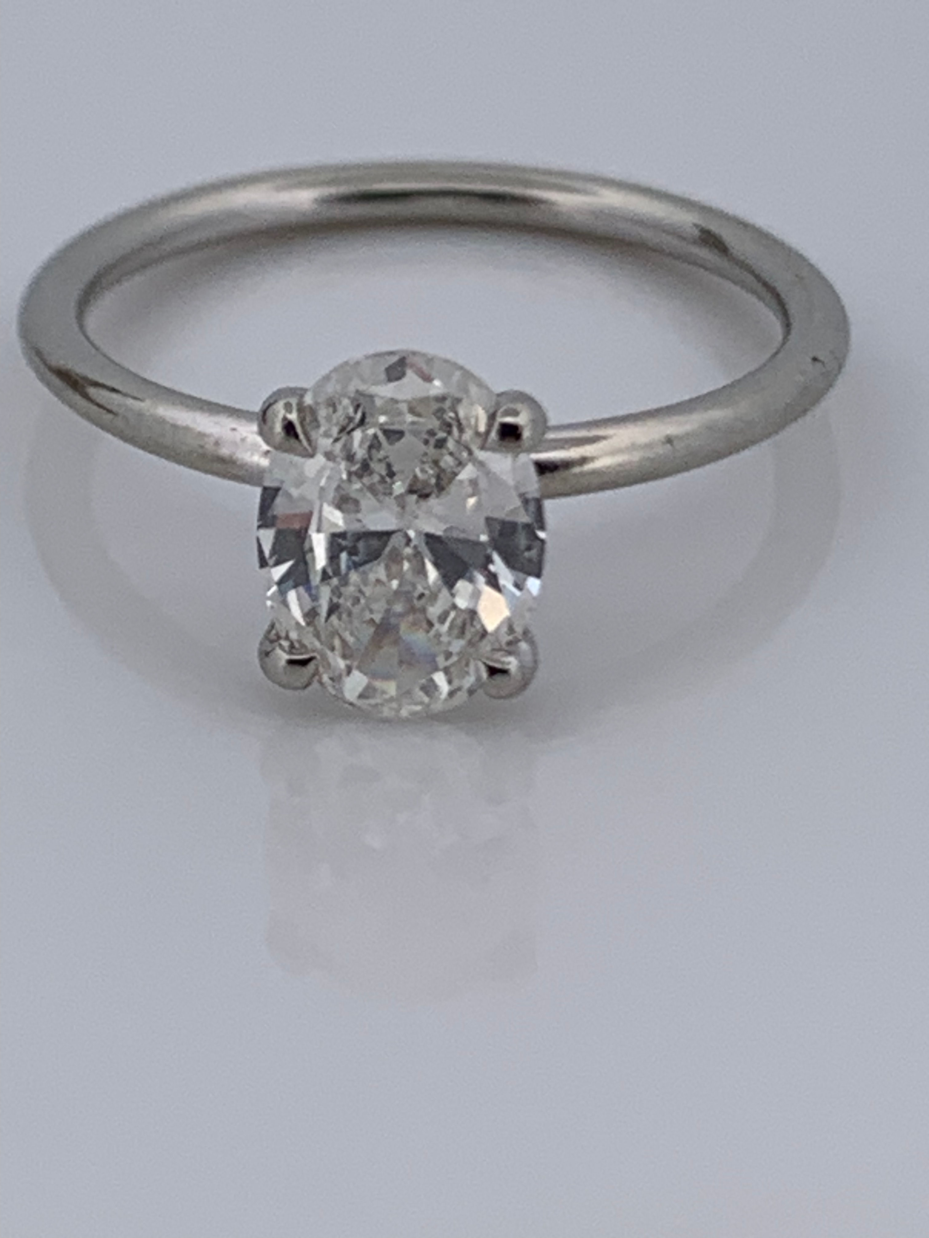 18k white gold 1.35ct oval natural diamond h si2 Gia certified