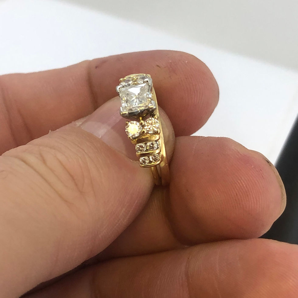 Thumbnail: 14k yellow gold diamond ring size 5.5 