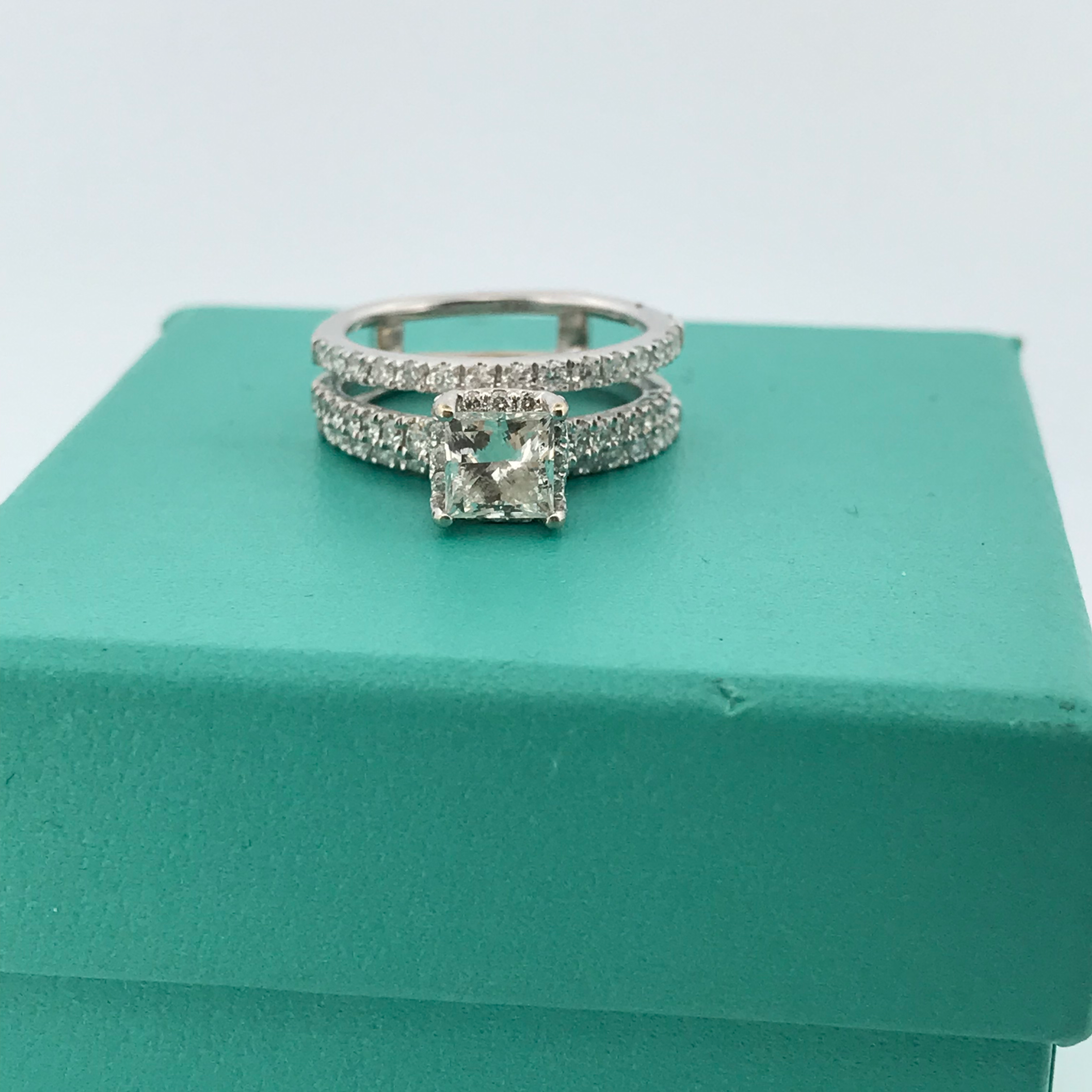 14k white gold 1.90cf diamond ring set size 5.5