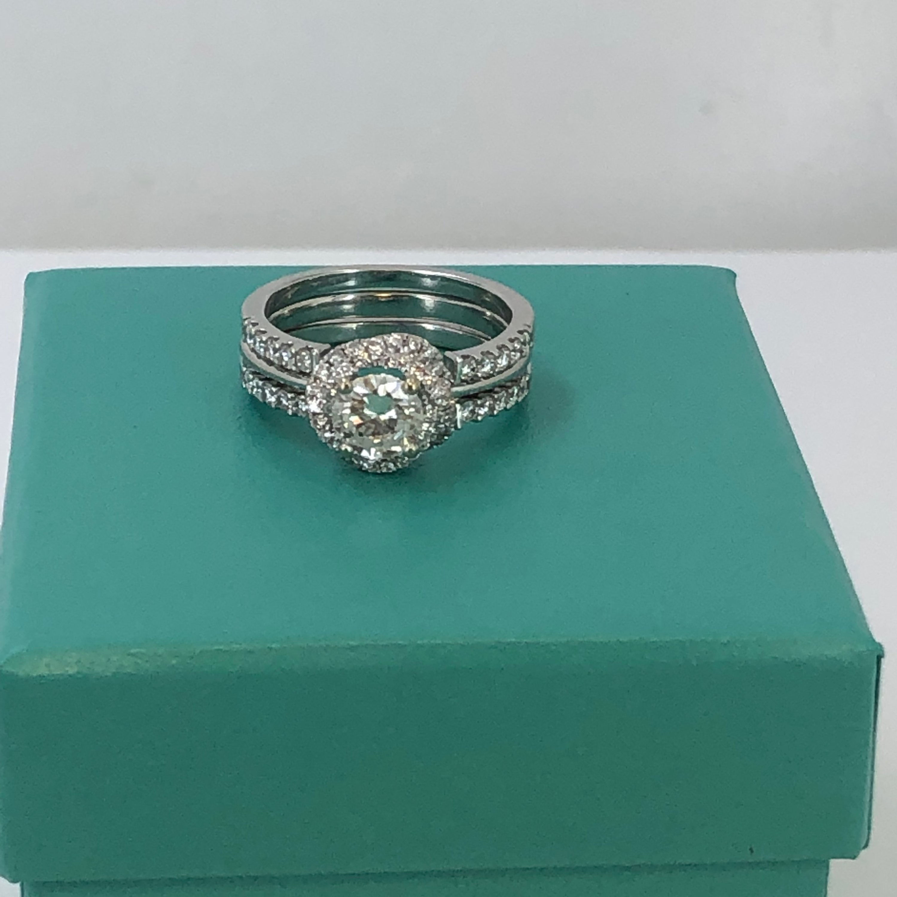 18k-14k white gold diamond ring set size 7