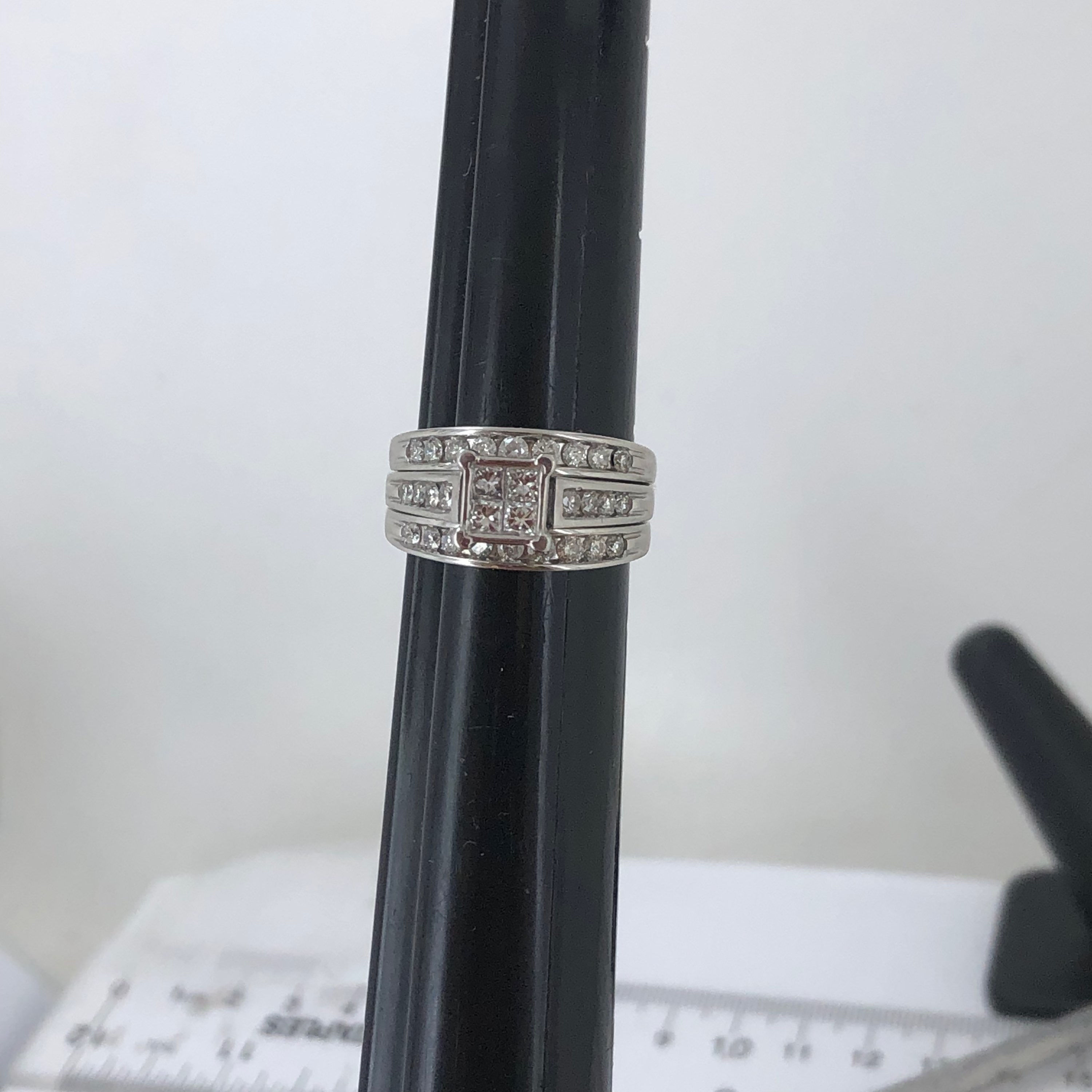 14k white gold diamond ring set size 7.5