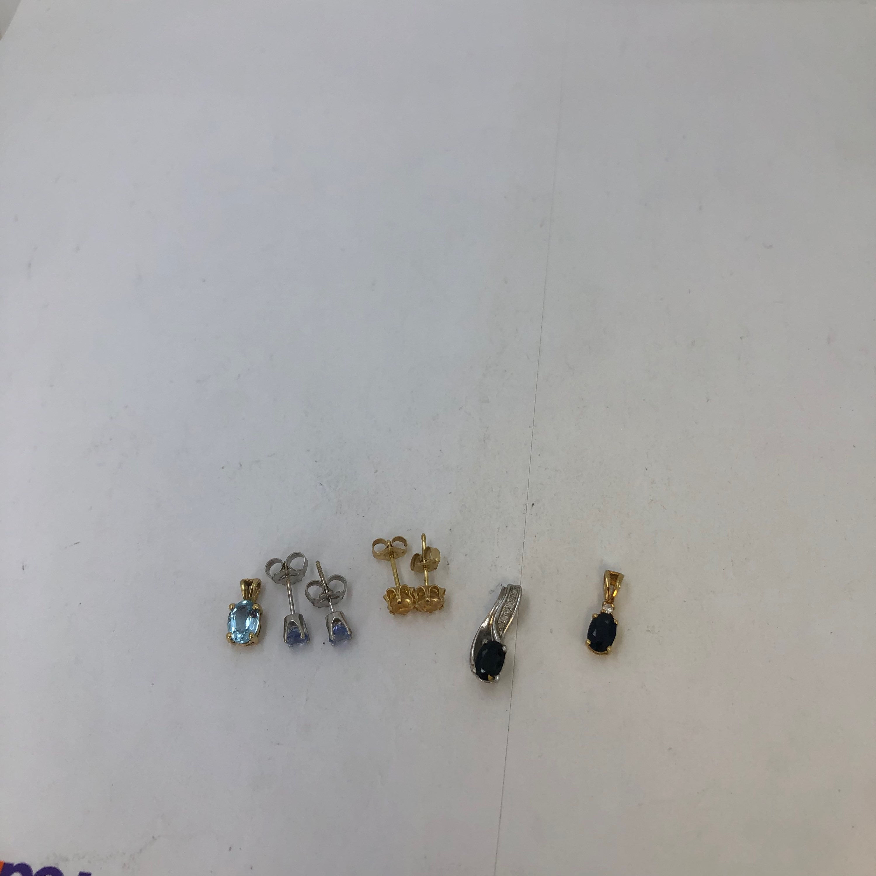 14k gold earrings & pendant  lot