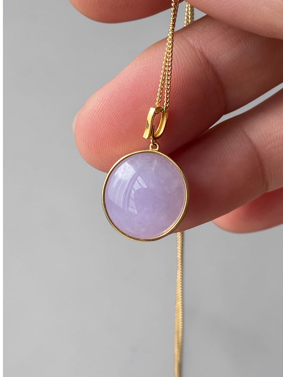 Thumbnail: 18K Yellow Gold Type A Lavender Jadeite Pendant