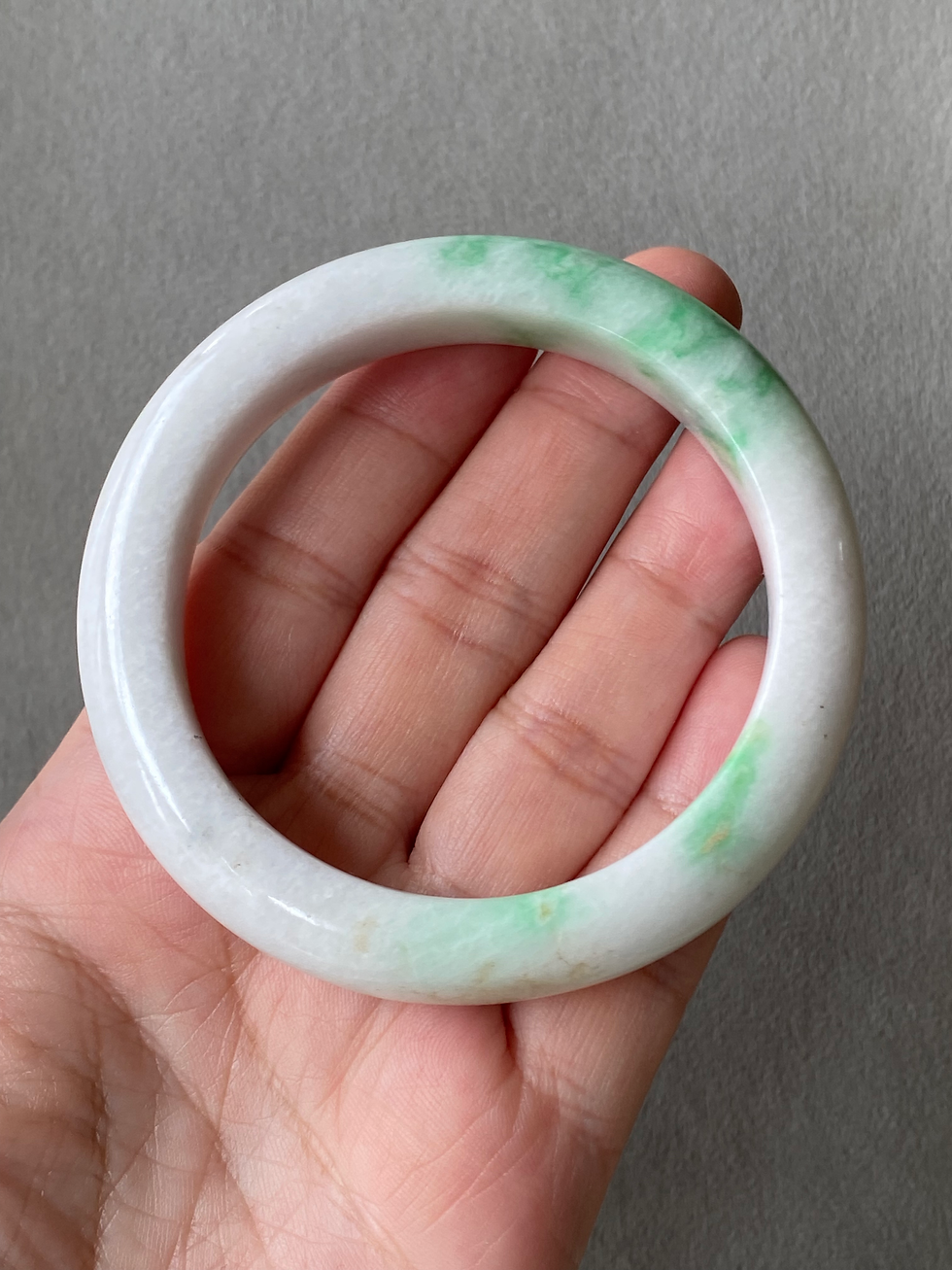 Thumbnail: 55.8MM Type A Off White Mix Bright Green Jadeite Bangle