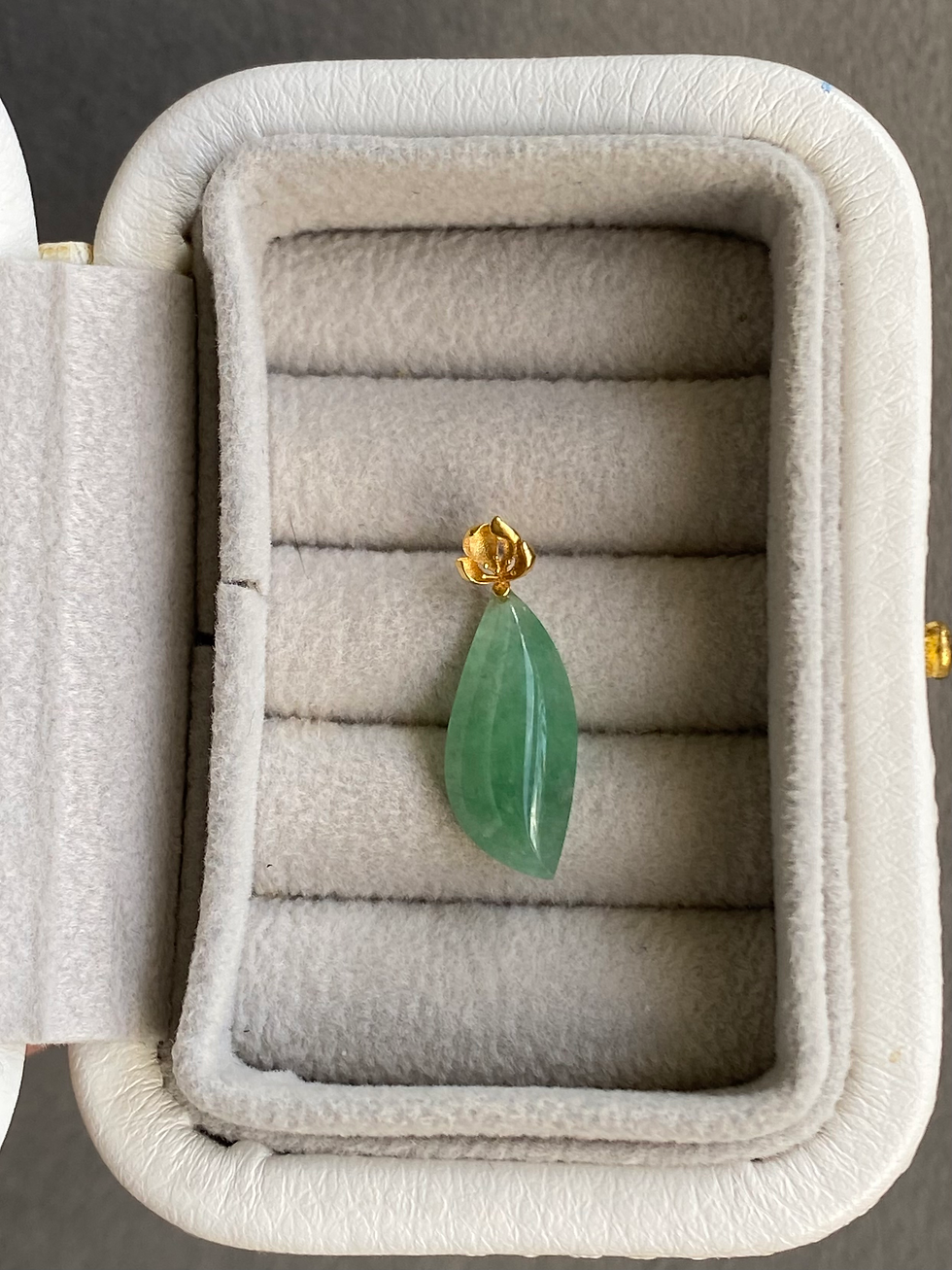 Thumbnail: 18K Yellow Gold Type A Mini Light Green Pendant