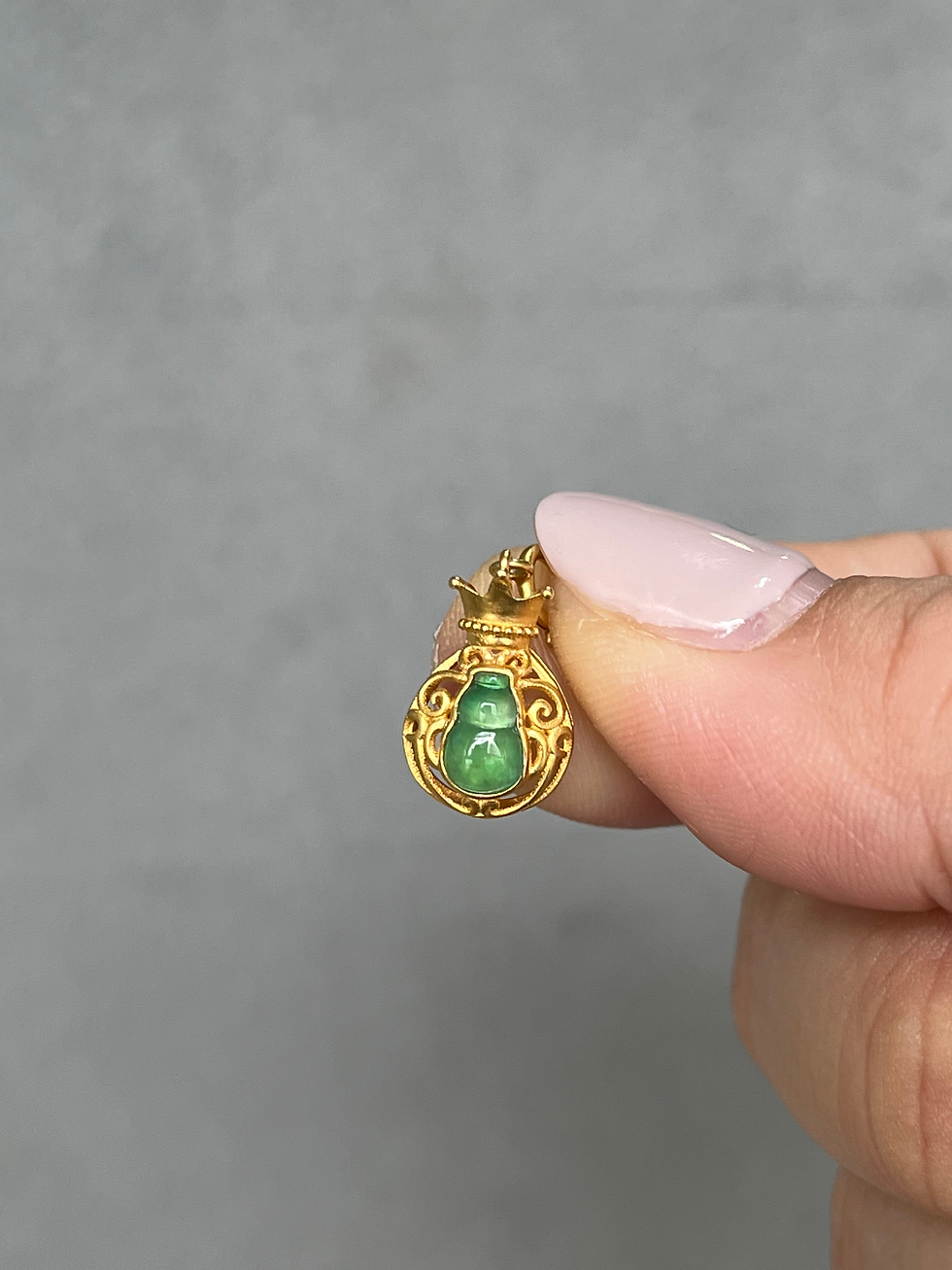 Thumbnail: 18K Matt Yellow Gold Type A Translucent Green Jadeite Hulu Charm