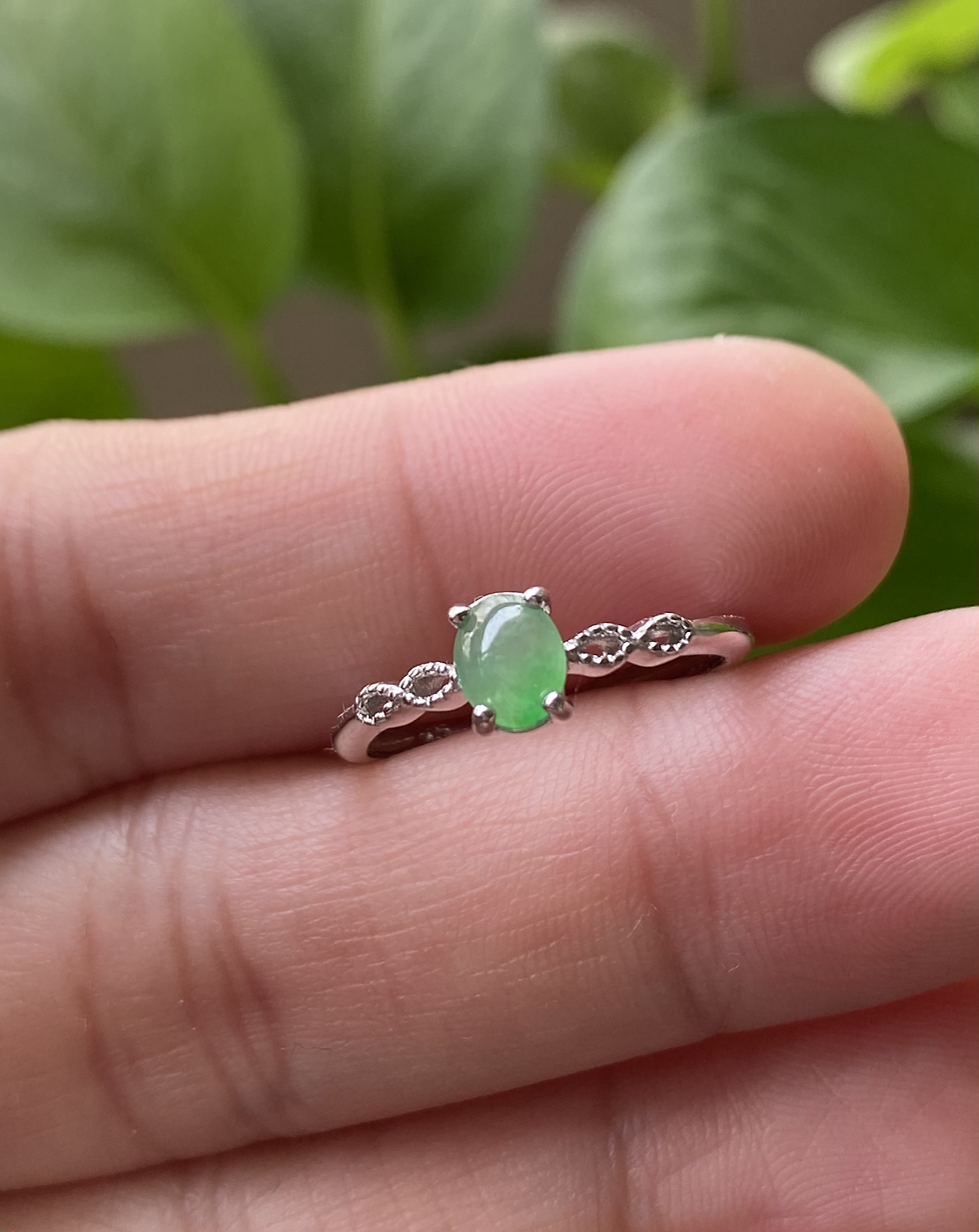 Thumbnail: 925 Silver Translucent Bright Green Jade Ring