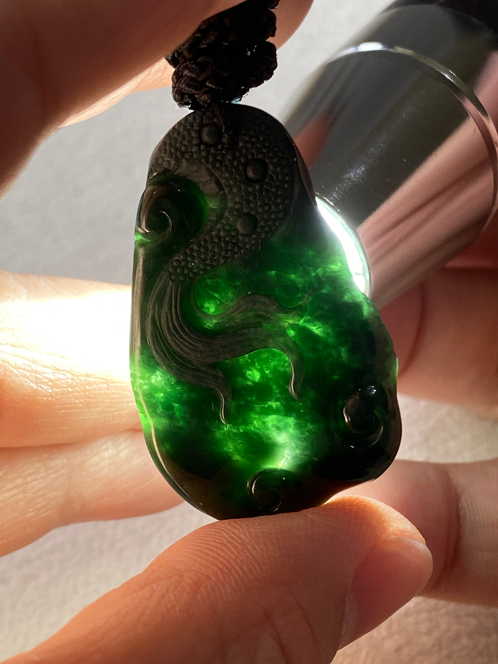 Thumbnail: Type A Omphacite Jadeite Dragon Pendant