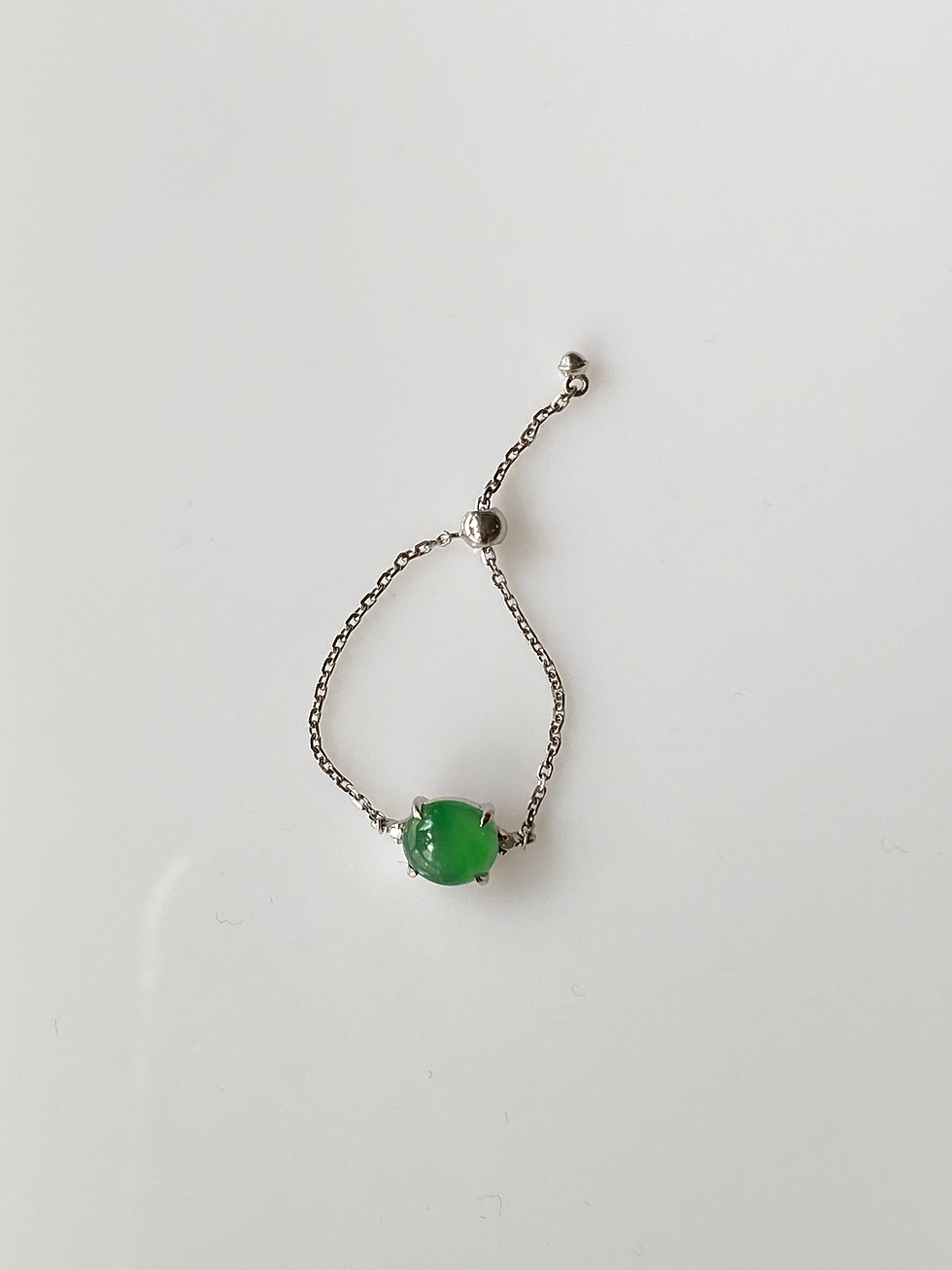 Thumbnail: 18K White Gold Translucent Bright Green Jadeite Chain Ring