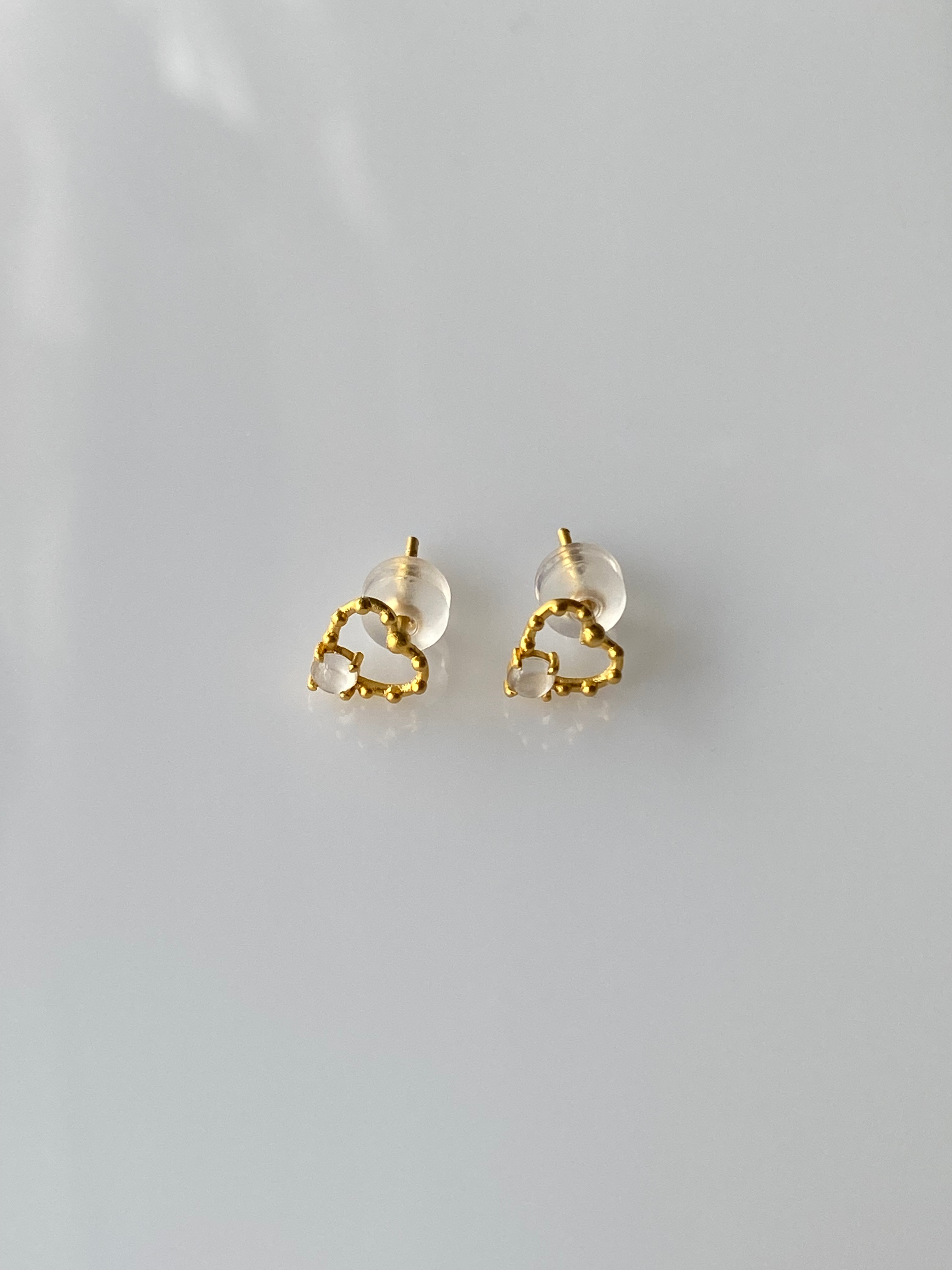 18K Yellow Gold Heart Mini Icy Jadeite Ear Studs