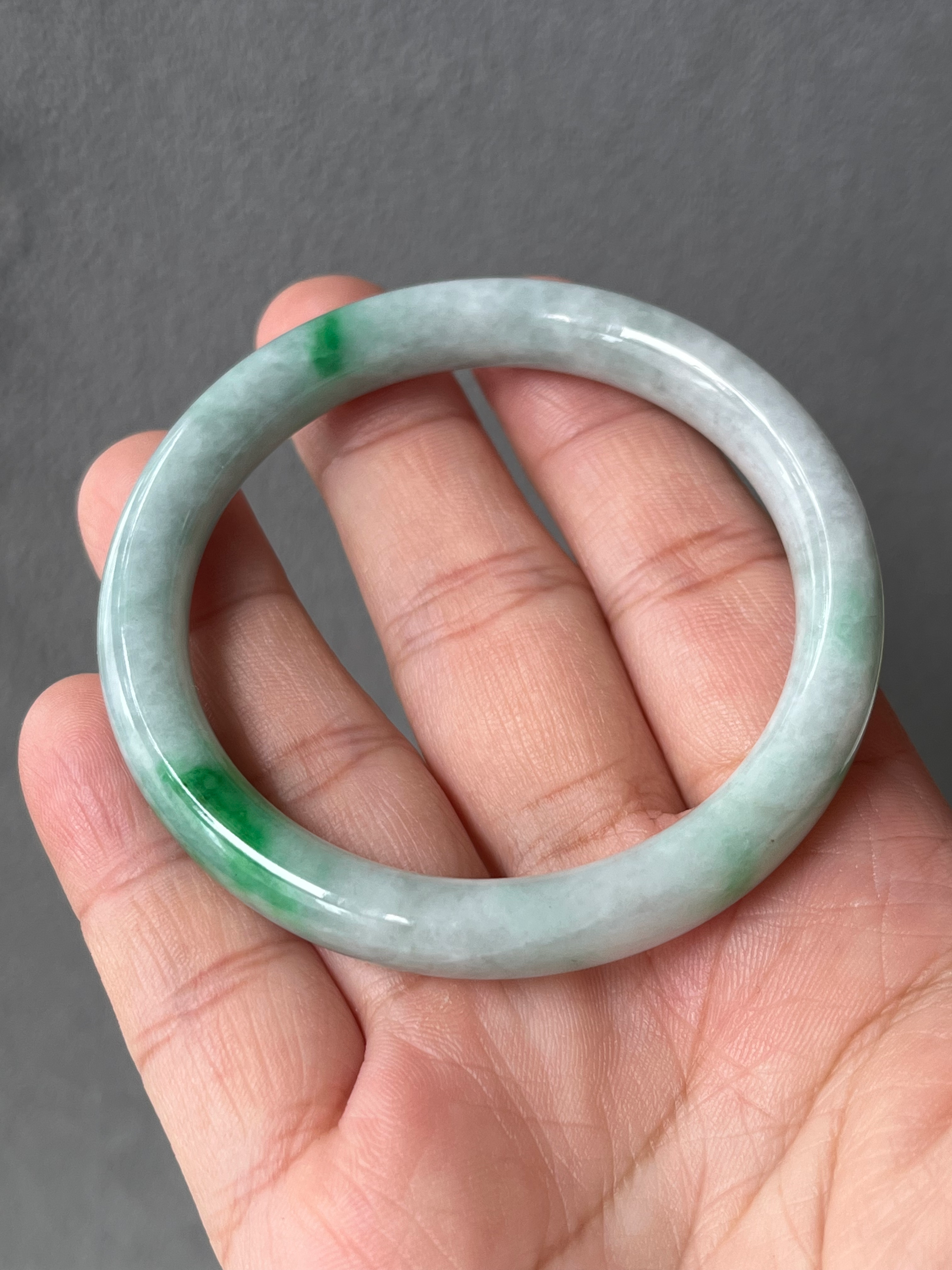 51MM Type A Bright Green Mix Round Jadeite Bangle