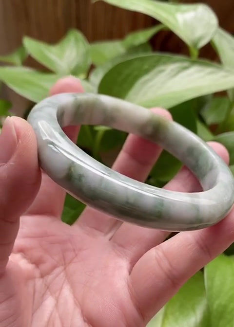 Thumbnail: 57.7MM Floral Pattern Green Jade Bangle