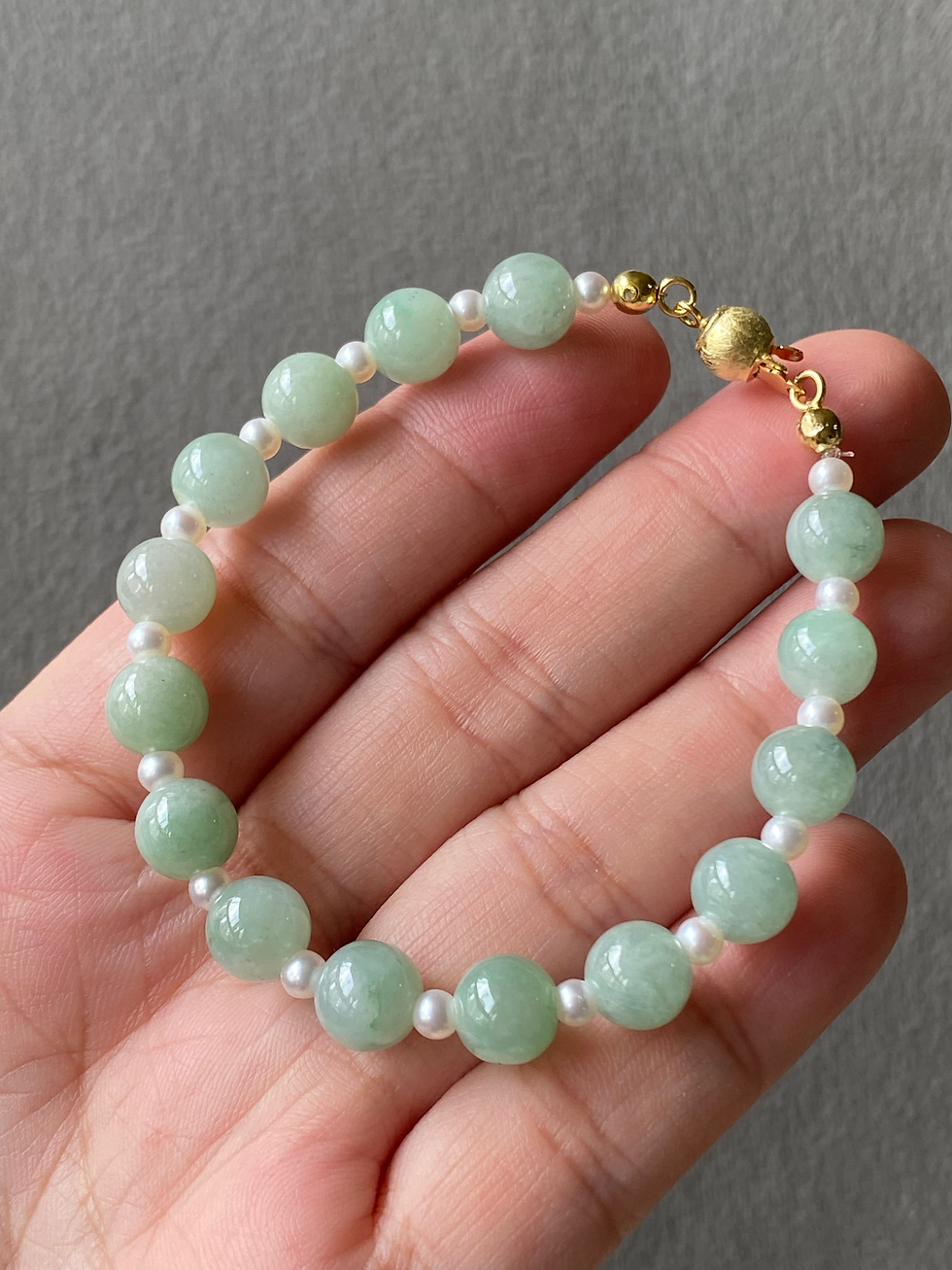 Thumbnail: Type A Light Green Jadeite Mix Freshwater Pearls Beads Bracelet