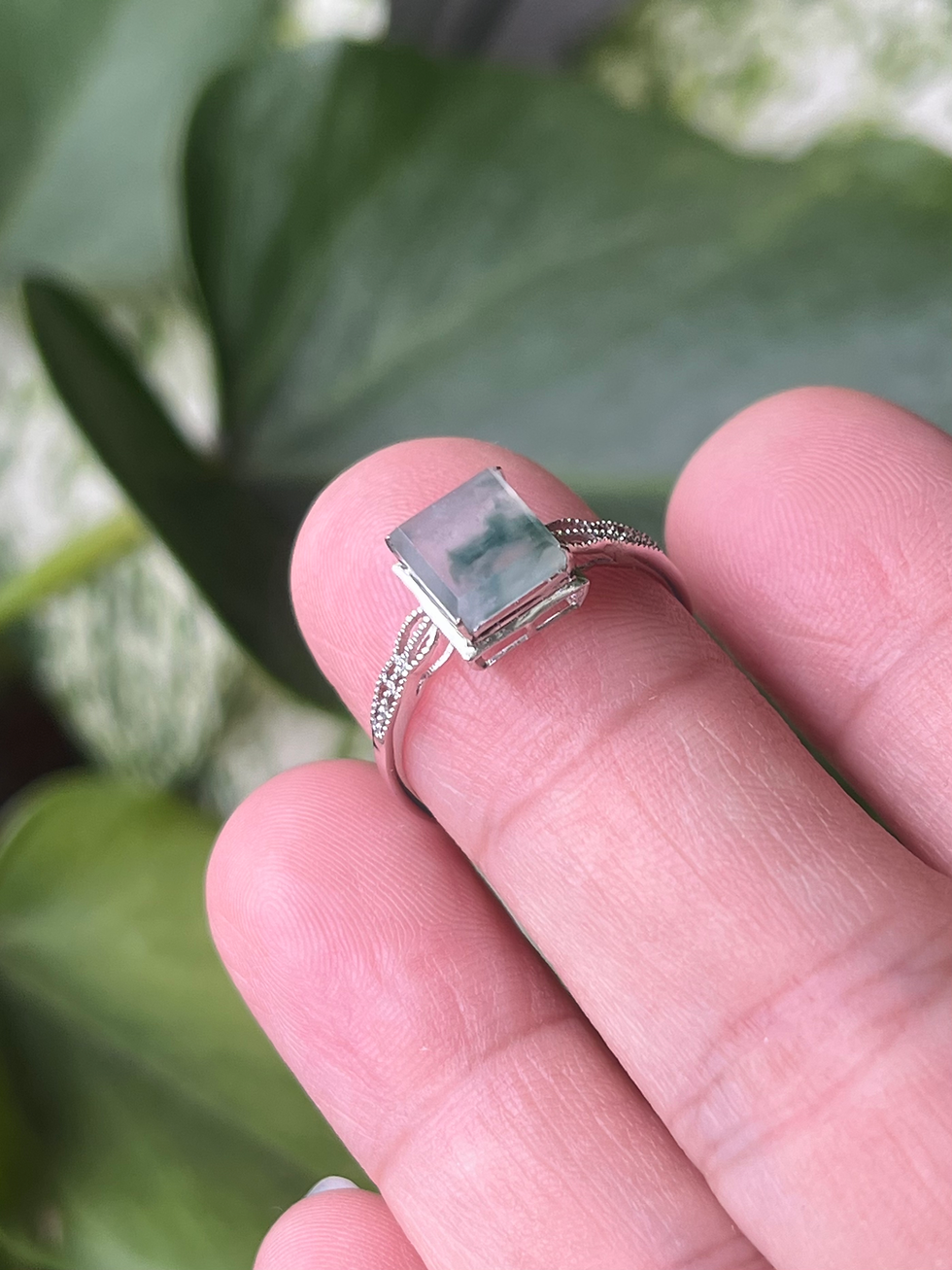 Thumbnail: 18K White Gold Type A Icy Bluish Green Mix Jadeite Ring