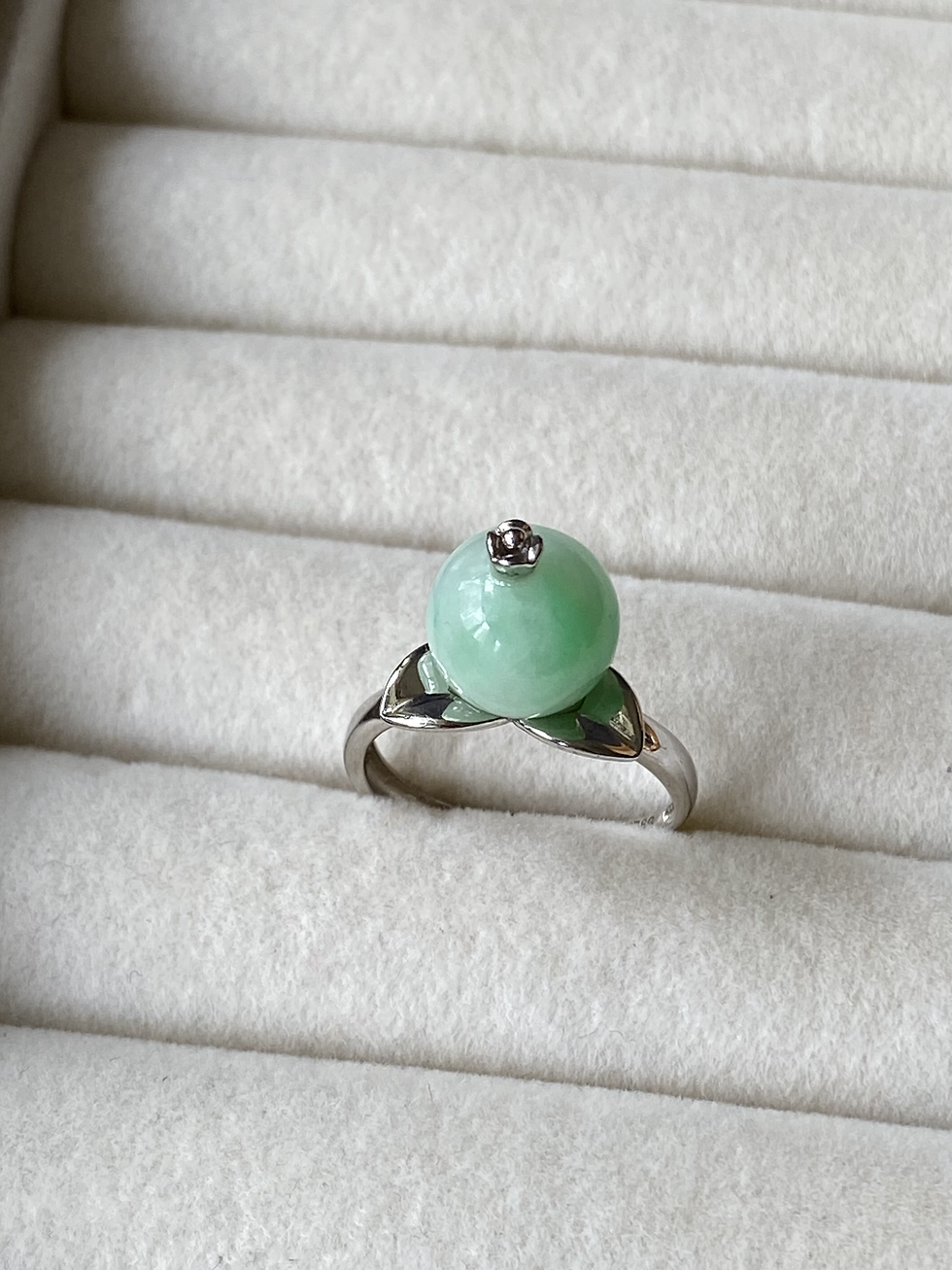 Thumbnail: 925 Silver Apple Green Jadeite Ring
