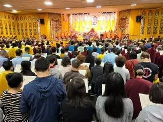 佛教法會活動:全美和世界各地上千佛教信眾 匯聚南加共慶佛誕