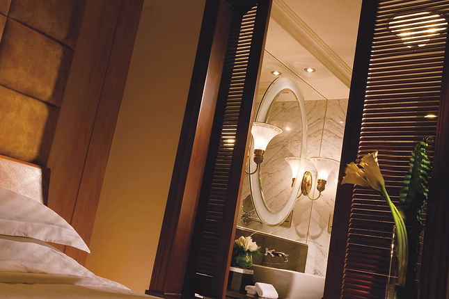 Một số mẫu cửa lá sách phát huy được công năng