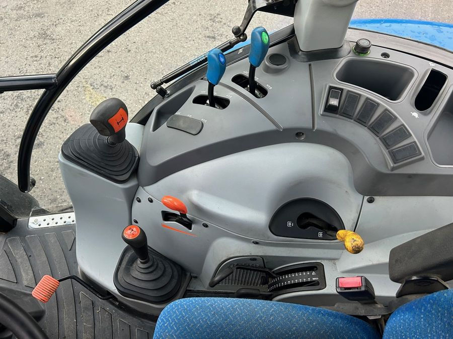 Miniature : New Holland T4.75