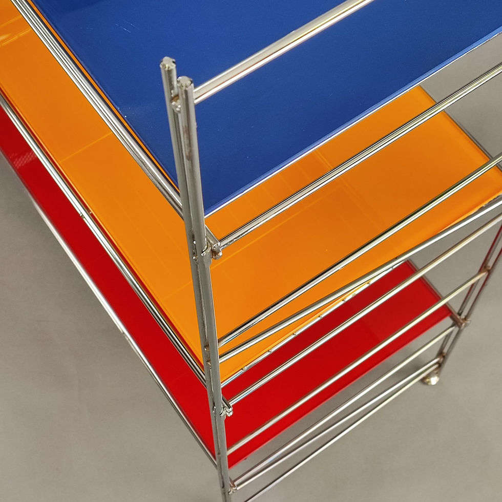 Miniatura: Libreria colorata design '80