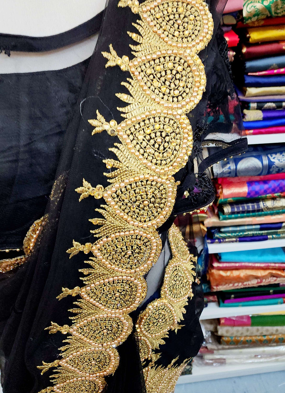 Thumbnail: Soft Net Lacework with stones 