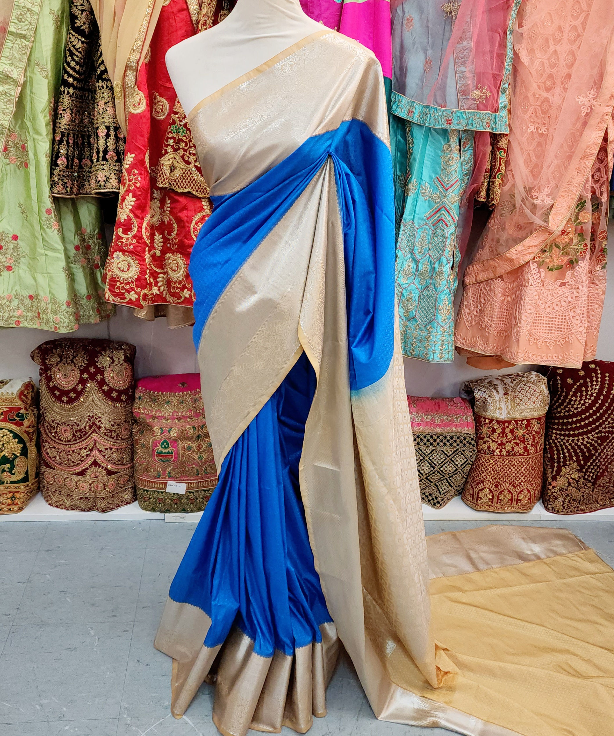 Silver Zari wide border Soft pattu saree