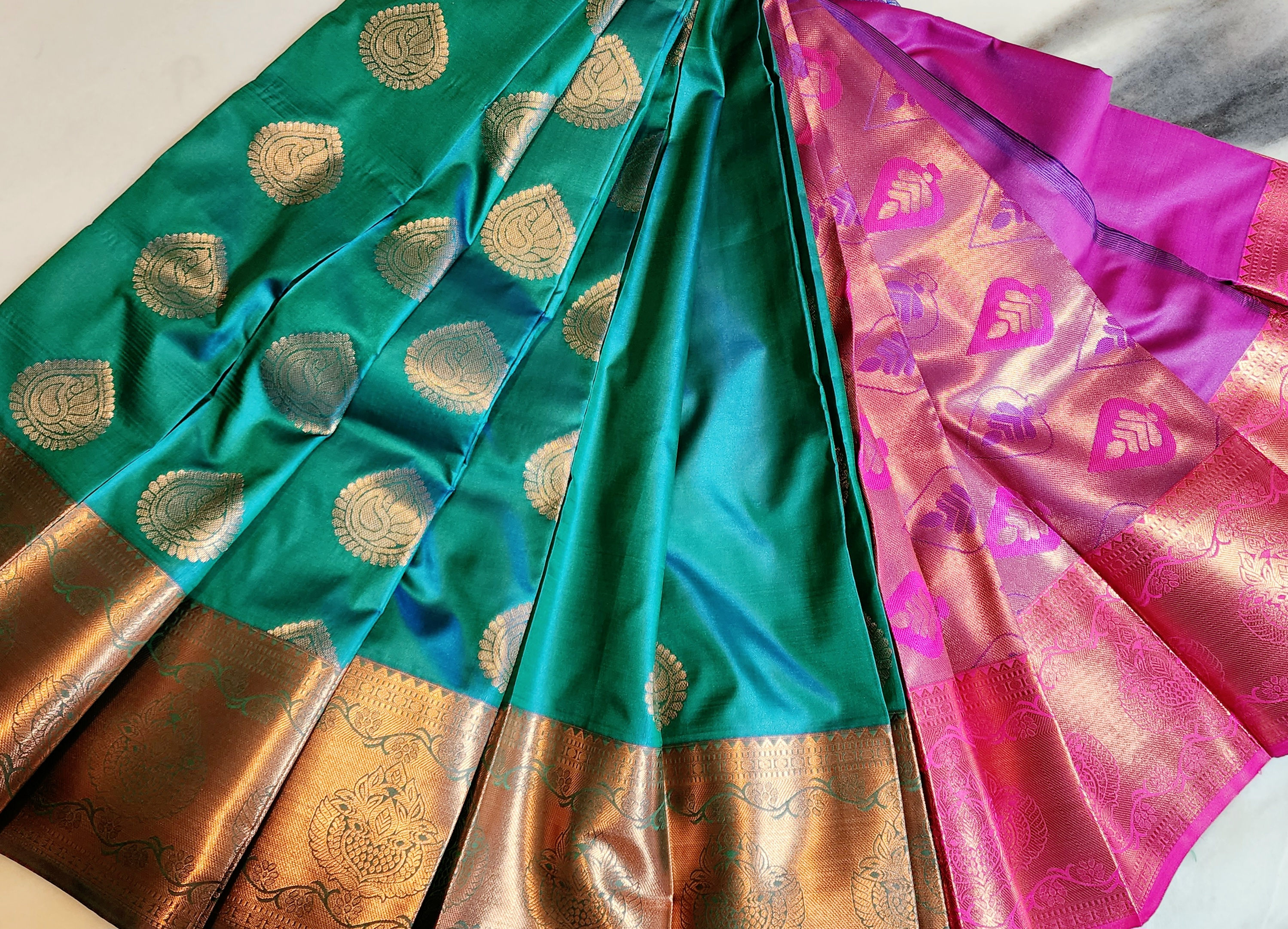 Copper Zari Soft Silk Dual-tone Saree 