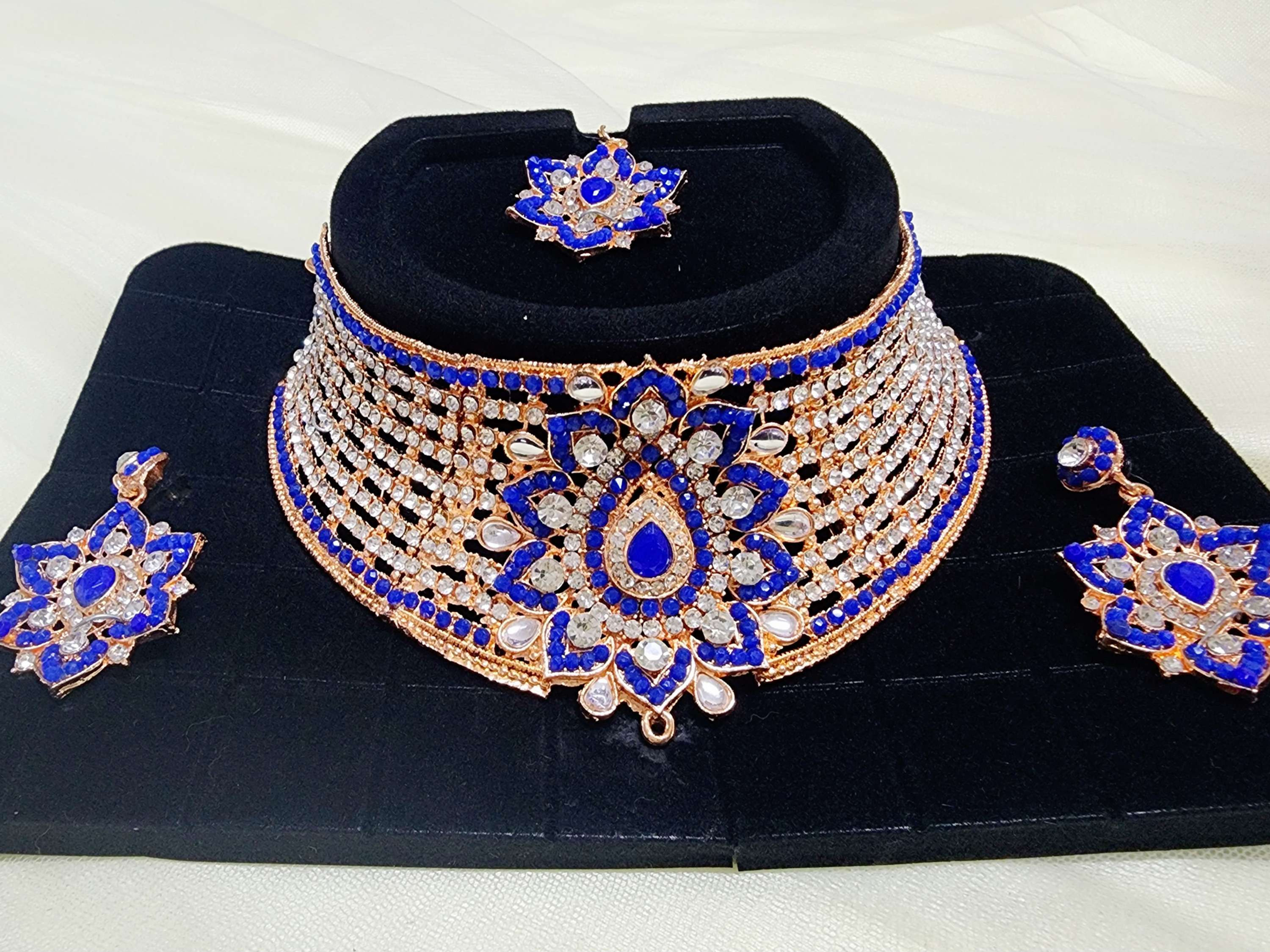 Choker Set