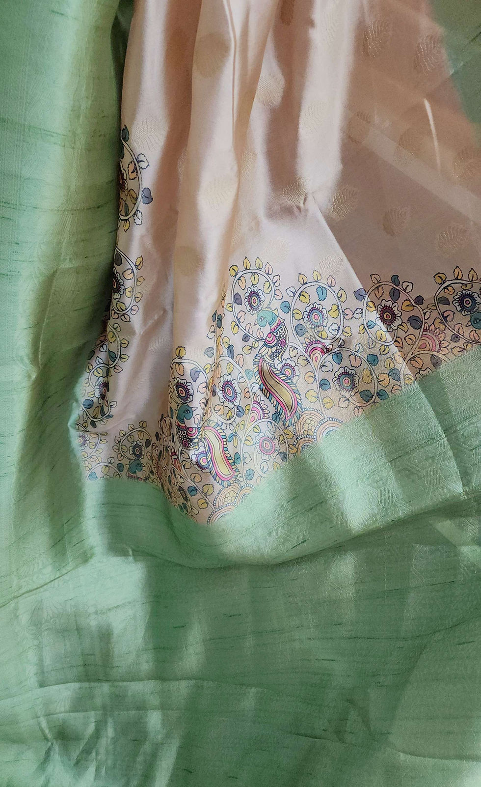 Thumbnail: Peacock Printed Soft Saree