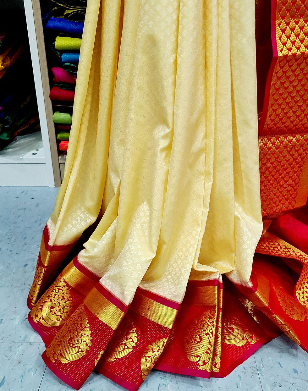 Thumbnail: Dual-Tone Soft Silk Saree