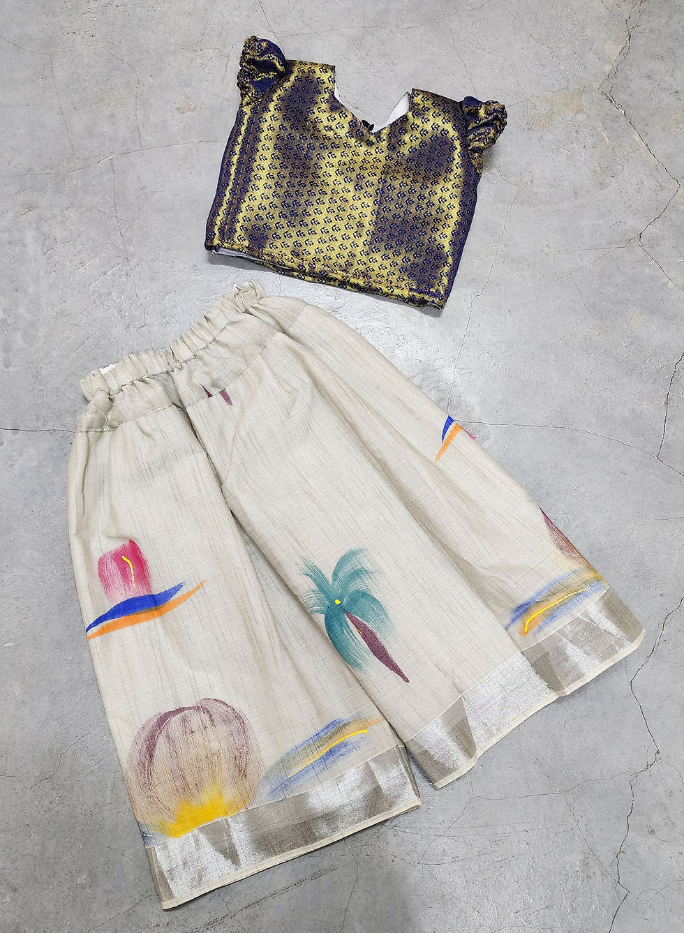 Thumbnail: Hand Painted Kerala Cotton Plazzo pants w Dual-tone Puff sleeve Blouse