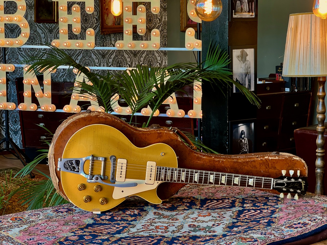 1953 Gibson Les Paul Goldtop w/ Bigsby + case - Image 1