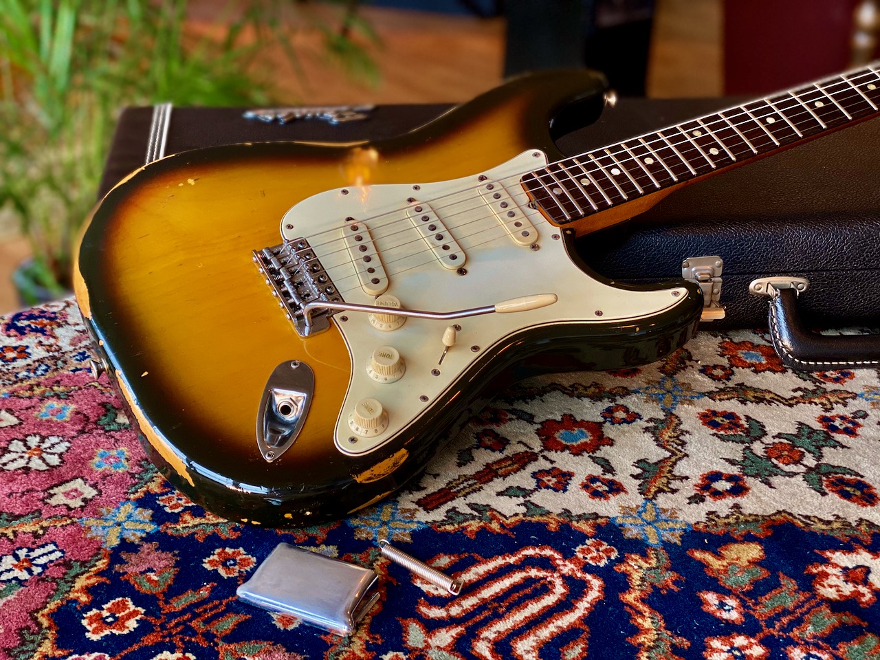 1965/1968 Fender Stratocaster Sunburst w/ Tremolo L-series - Thumbnail 3
