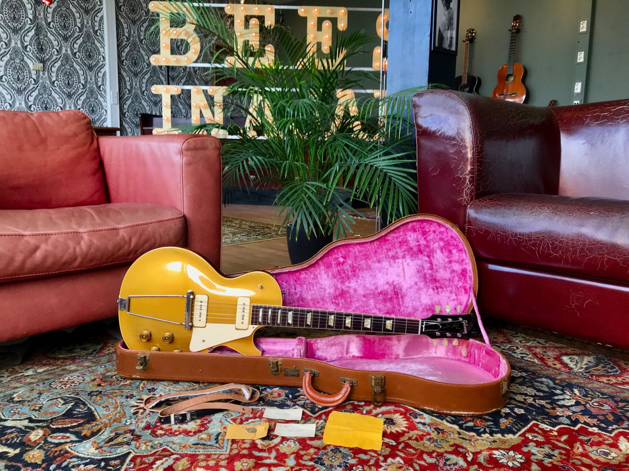 SOLD! - 1953 Gibson Les Paul Gold Top + case + strap + key + cards + cloth