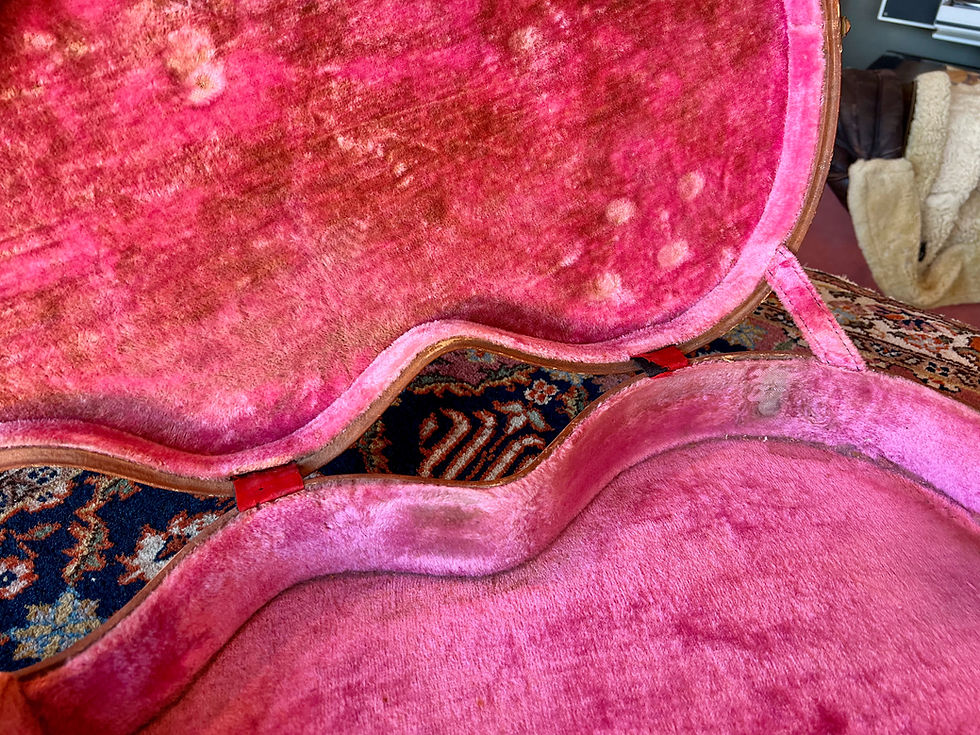 Thumbnail: 1959 Gibson Les Paul Standard Lifton 5-latch Cali Girl Burst Case