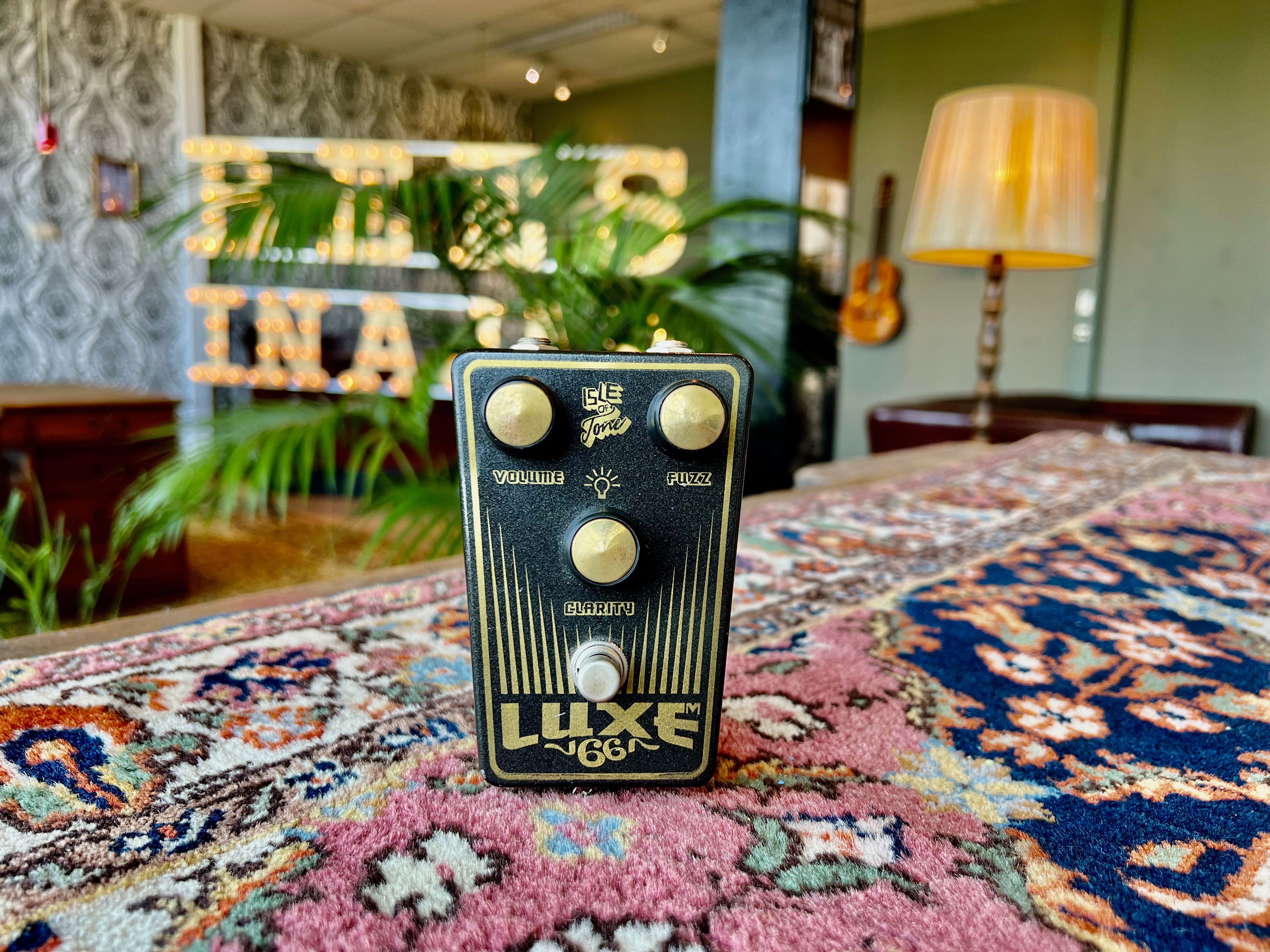 Isle of Tone Luxe 66 Fuzz Haze Black/Gold premium OC45